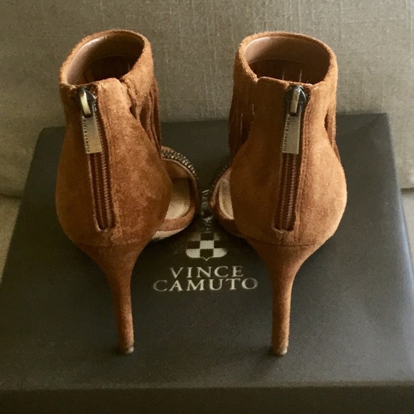 Vince Camuto Truman Heels in Box - Picture 3 of 5